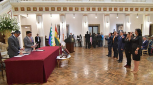 Rodrigo Paz posesiona al presidente interino del Banco Central de Bolivia 