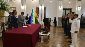 Rodrigo Paz posesiona al nuevo Alto Mando Militar y designa al general Víctor Hugo Balderrama como comandante de las FFAA