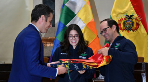 Vicepresidente Lara abandera a la delegación para los Bolivarianos