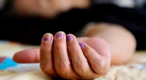 Familia de joven lanzada del segundo piso pide detención de acusado de intento de feminicidio