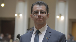 Gobierno confirma que ministro Vidovic tiene sentencia ejecutoriada