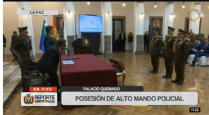 Presidente posesiona al nuevo Alto Mando Policial; Sokol Saravia es el comandante general
