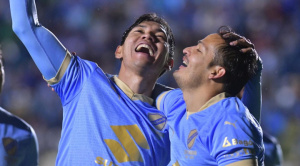 Imbatible una vez más, Bolívar golea y sigue al acecho