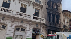 Hidrante de la Sagárnaga no tenía presión, bomberos corrieron en busca de otro