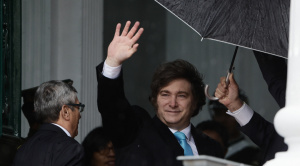 Milei cumple dos años de gobierno validado en las urnas tras superar fuertes turbulencias