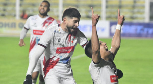 The Strongest cae en casa, Nacional acaricia la final