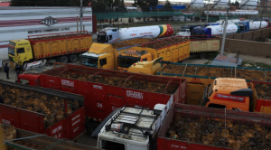 Distribuidores de GLP bloquean accesos a la planta de Senkata y exigen diálogo al Gobierno