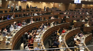 En primera votación, la ALP no logra dos tercios para elegir a los vocales del TSE