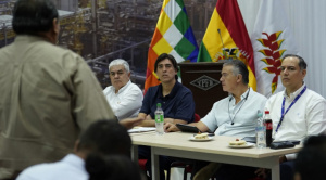 Gobierno abre diálogo con el transporte cruceño para explicar alcances del DS 5503