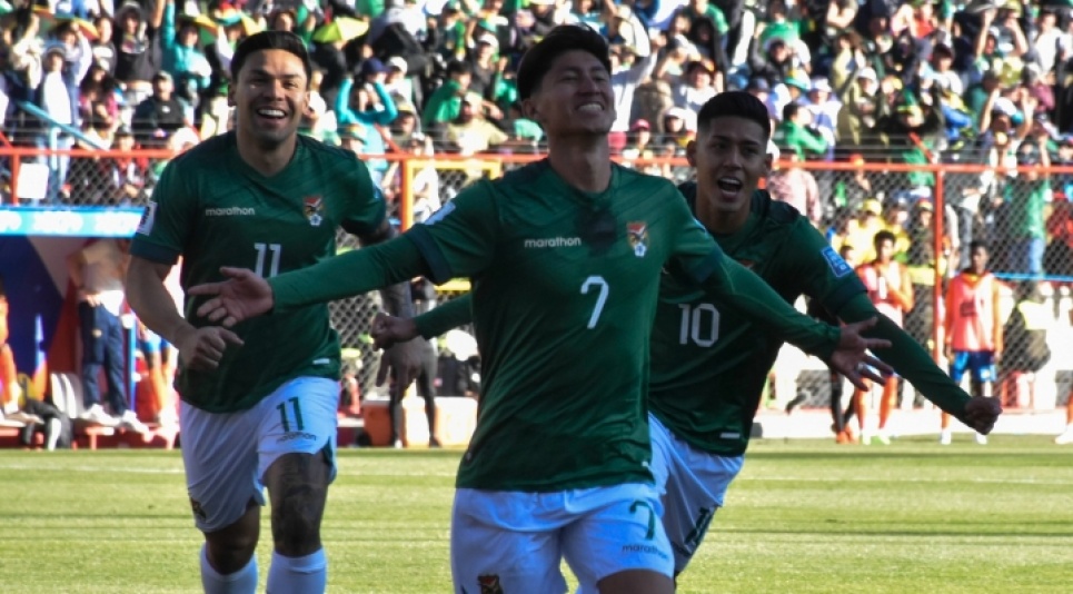 Bolivia tumba al último invicto y salta a los puestos de clasificación al Mundial 